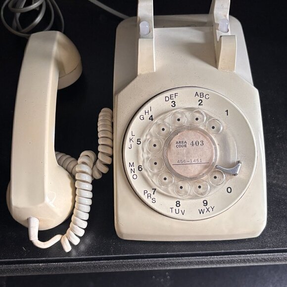 Vintage Cream Rotary Dial Telephone - Picture 2 of 7